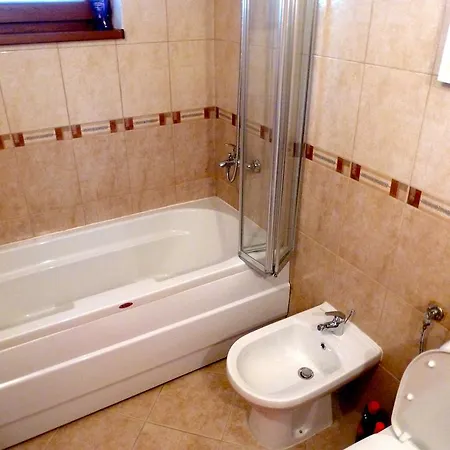 Wood In Mountain View Complex バンスコ