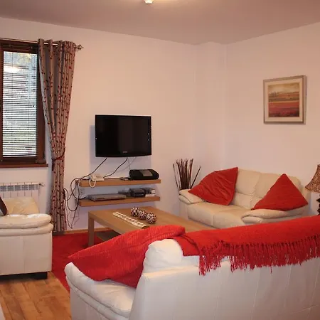 Wood In Mountain View Complex バンスコ