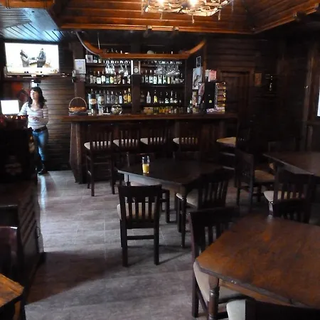 Wood In Mountain View Complex バンスコ